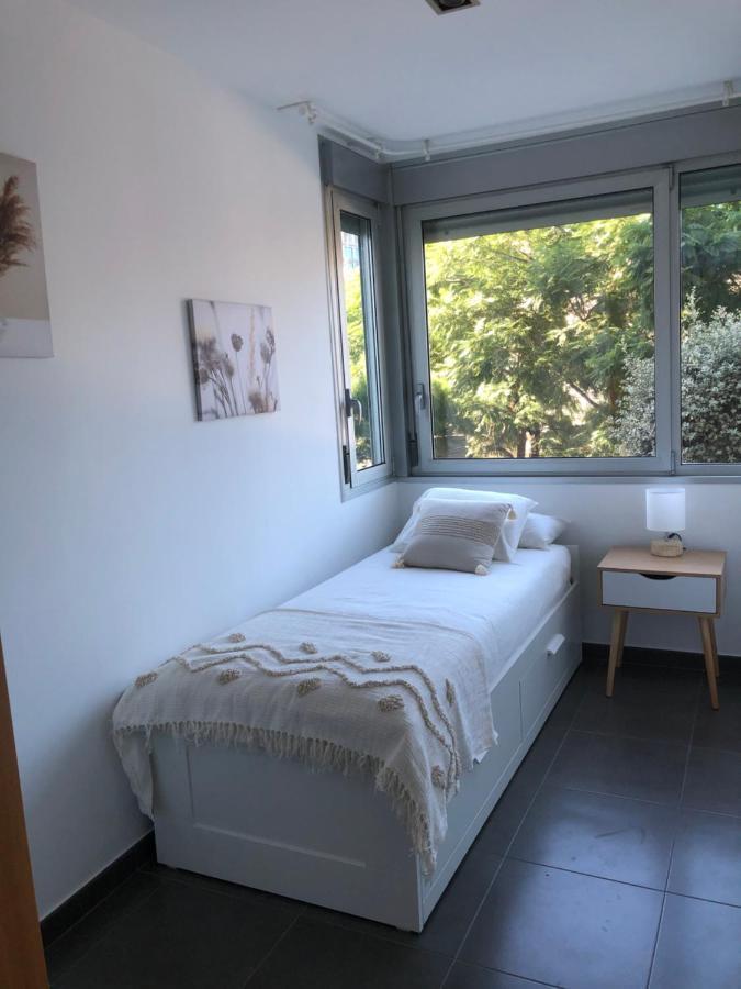 Standing Apartment Barcelona Forum ซานต์อาเตรียเดเบซอซ ภายนอก รูปภาพ