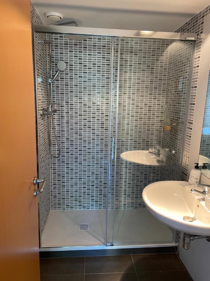 Standing Apartment Barcelona Forum ซานต์อาเตรียเดเบซอซ ภายนอก รูปภาพ